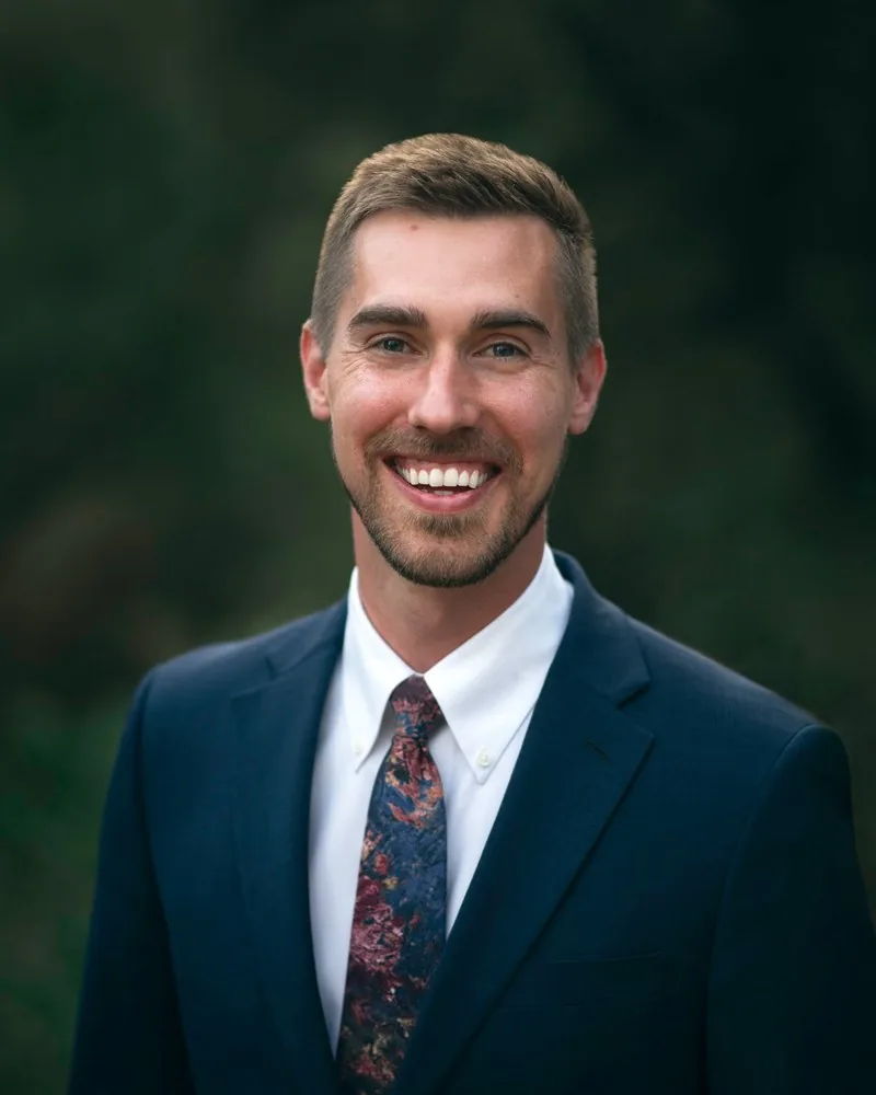 Pastor Aron Crews